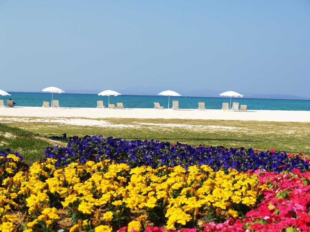 Okuma Private Beach & Resort Kunigami Bagian luar foto